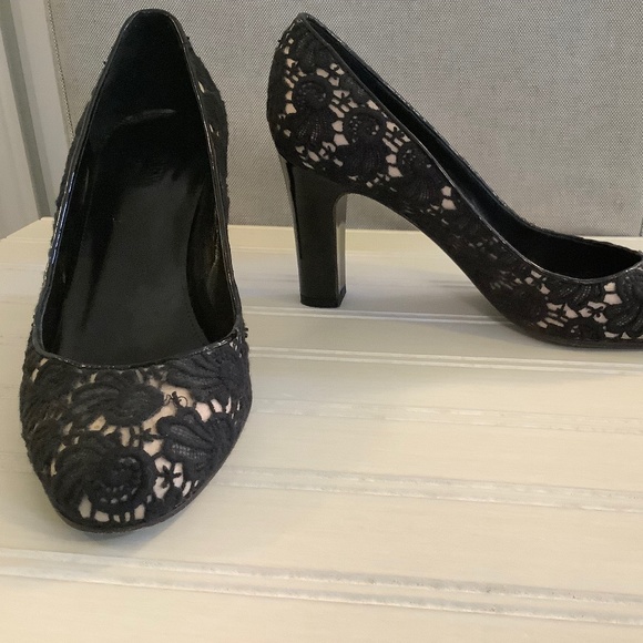 J. Crew black lace, patent leather 3” inch heel, size 9 - Picture 2 of 4